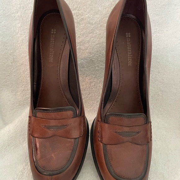 Naturalizer rust colour tan pumps - Picture 2 of 2